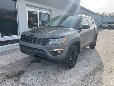 Used 2021 Jeep Compass Sport image 3