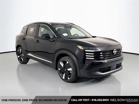 New 2025 Nissan Kicks SR w/ SR Premium Package image 3