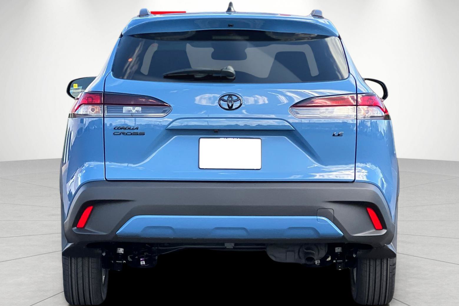 New 2026 Toyota Corolla Cross LE w/ Moonroof Package FWD image 5
