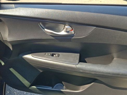 Used 2021 Kia Forte LXS image 12