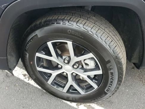 Certified 2023 Jeep Grand Cherokee Limited image 4