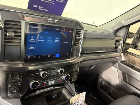 Used 2025 Ford F350 Lariat w/ Black Appearance Package image 19
