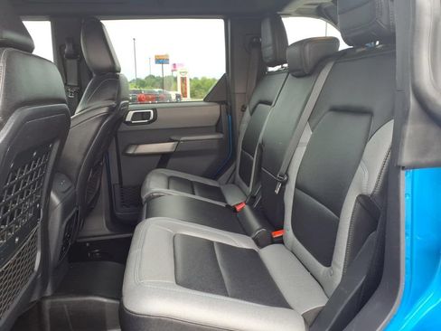 Used 2023 Ford Bronco Black Diamond w/ Sasquatch Package AWD/4WD image 15