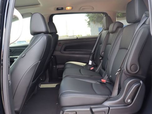 Used 2026 Honda Odyssey EX-L image 11