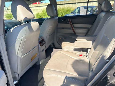 Used 2013 Toyota Highlander Limited image 33