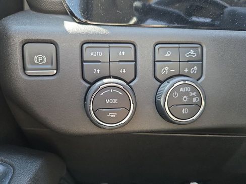 Used 2024 Chevrolet Silverado 2500 LTZ w/ LTZ Plus Package AWD/4WD image 10