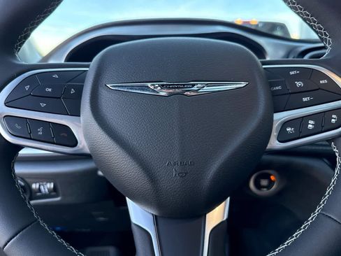 New 2026 Chrysler Pacifica Limited image 26