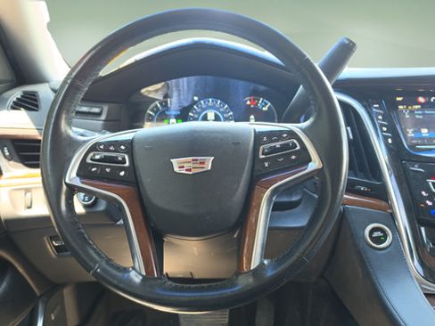 Used 2017 Cadillac Escalade Premium Luxury AWD/4WD image 10