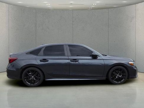 Used 2025 Honda Civic Sport image 31