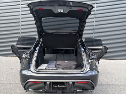 New 2025 Porsche Macan 4 Electric AWD/4WD image 31