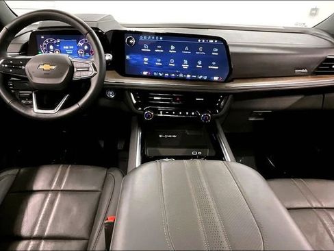 Used 2025 Chevrolet Tahoe High Country w/ Sun And Tow Package image 18