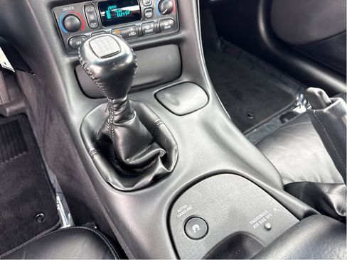 Used 2004 Chevrolet Corvette Z06 w/ Z06 Preferred Equipment Group RWD image 20