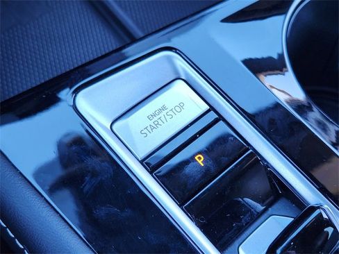 Used 2024 Volkswagen Atlas Cross Sport SEL R-Line image 22