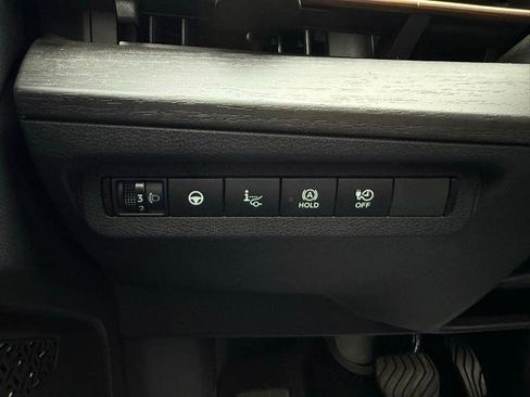 Certified 2024 Nissan Ariya FWD image 25