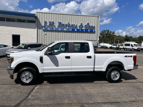Used 2019 Ford F250 XL w/ Power Equipment Group AWD/4WD image 4