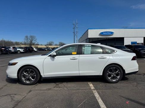 Used 2023 Honda Accord EX image 5