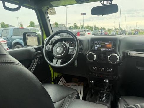 Used 2017 Jeep Wrangler Unlimited Sahara w/ Dual Top Group AWD/4WD image 58
