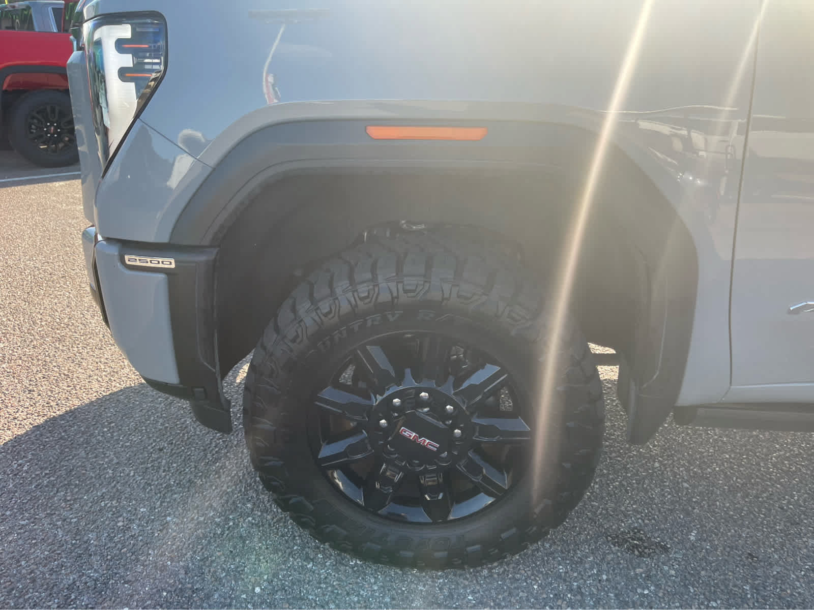 Used 2024 GMC Sierra 2500 AT4 w/ AT4 Premium Plus Package AWD/4WD image 9