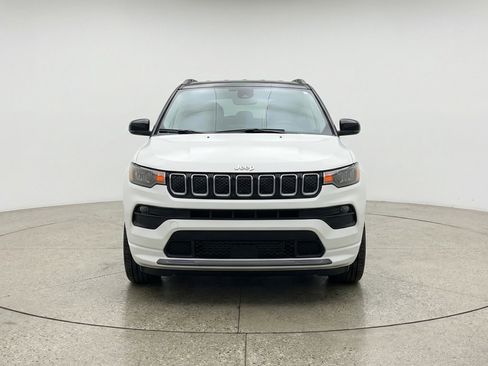Used 2025 Jeep Compass Limited AWD/4WD image 2