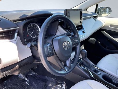 Used 2022 Toyota Corolla LE FWD image 13