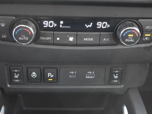 Used 2024 Nissan Frontier SL w/ Technology Package image 26