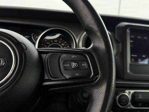 Used 2022 Jeep Gladiator Sport AWD/4WD image 7