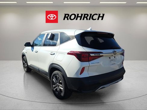 Used 2021 Kia Seltos LX image 2