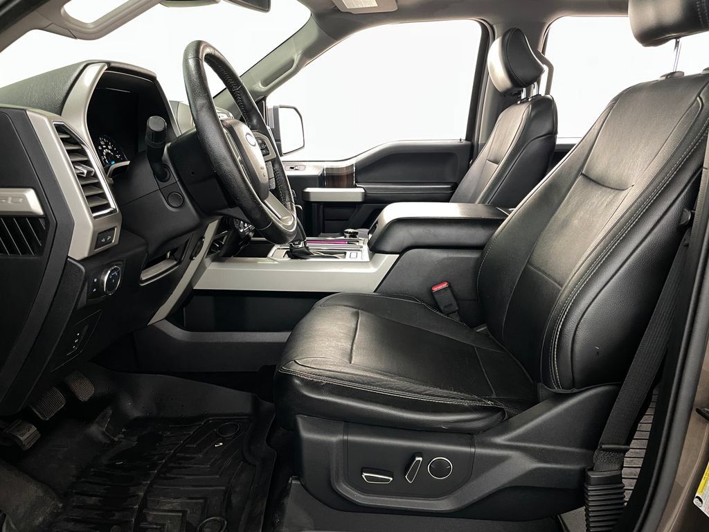 Used 2016 Ford F150 Lariat w/ Equipment Group 502A Luxury AWD/4WD image 7