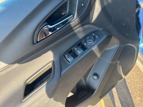 Used 2022 Chevrolet Equinox RS w/ LPO, Floor Liner Package image 18