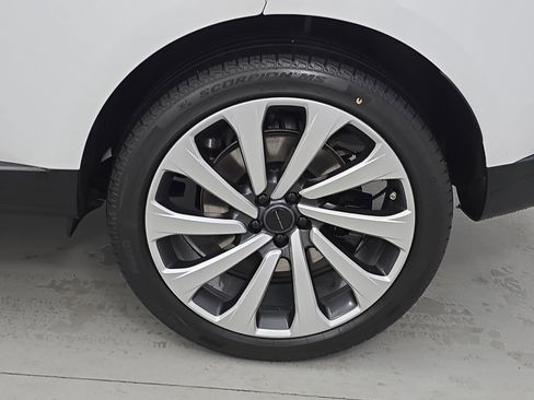 New 2026 Land Rover Range Rover SE image 34