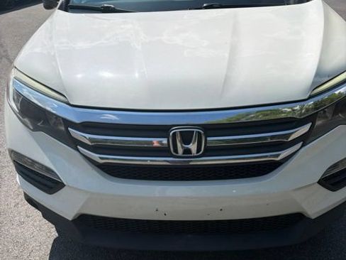 Used 2017 Honda Pilot EX image 7