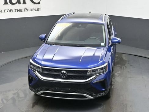 Used 2023 Volkswagen Taos SE w/ Panoramic Sunroof Package FWD image 60