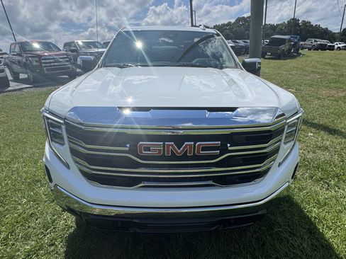 Used 2025 GMC Sierra 1500 SLT AWD/4WD image 3