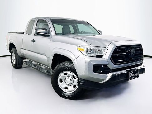 Used 2019 Toyota Tacoma SR image 1