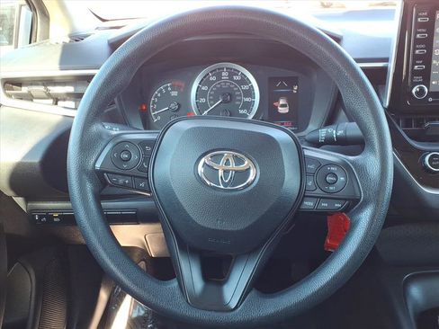 Used 2021 Toyota Corolla LE image 16
