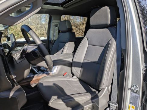 Certified 2025 GMC Sierra 2500 SLT w/ SLT Premium Package image 12