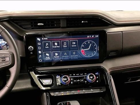 Used 2025 GMC Sierra 1500 AT4 w/ Technology Package image 7