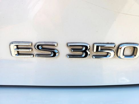Used 2014 Lexus ES 350 w/ Premium Package FWD image 10
