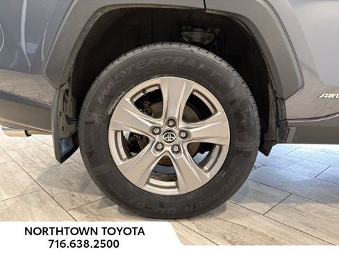 Used 2024 Toyota RAV4 LE AWD/4WD image 25