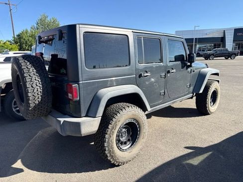 Used 2016 Jeep Wrangler Unlimited Rubicon w/ Connectivity Group AWD/4WD image 3