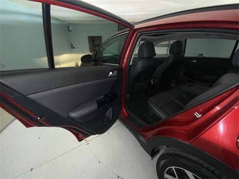 Used 2020 Kia Sportage EX w/ EX Technology Package image 23