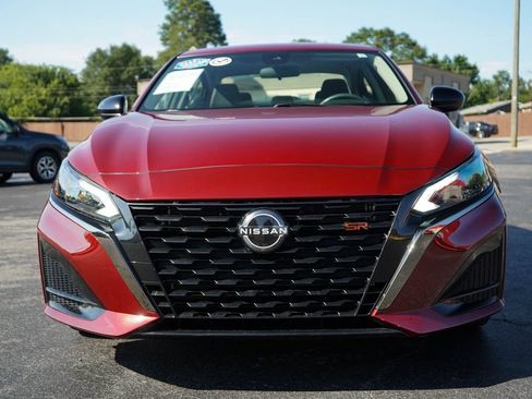 Used 2023 Nissan Altima 2.5 SR AWD/4WD image 16