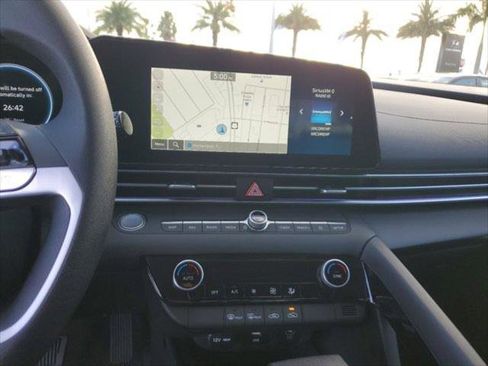New 2024 Hyundai Elantra Blue image 11