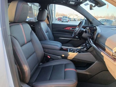 Certified 2024 Chevrolet Traverse RS image 14