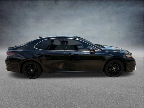Used 2021 Toyota Camry XSE FWD image 11