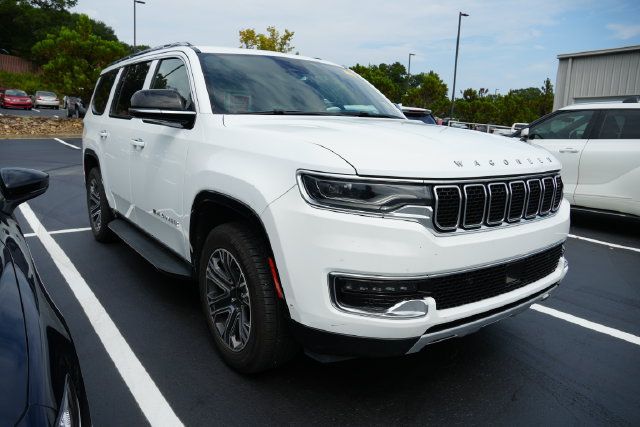 Used 2024 Jeep Wagoneer Series II w/ Flexible Seating Group RWD image 1