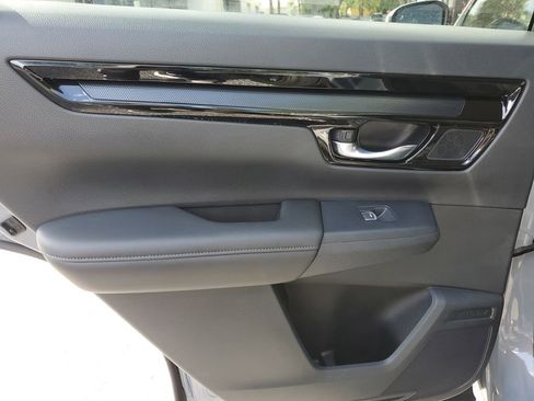 Used 2025 Honda CR-V EX-L image 16