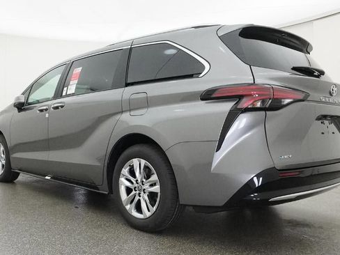 New 2026 Toyota Sienna Limited FWD image 21