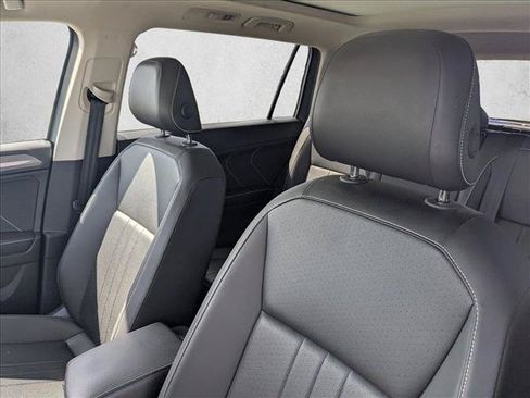Used 2024 Volkswagen Tiguan SE w/ Panoramic Sunroof Package FWD image 14