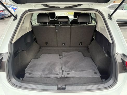 Used 2021 Volkswagen Tiguan SE image 22